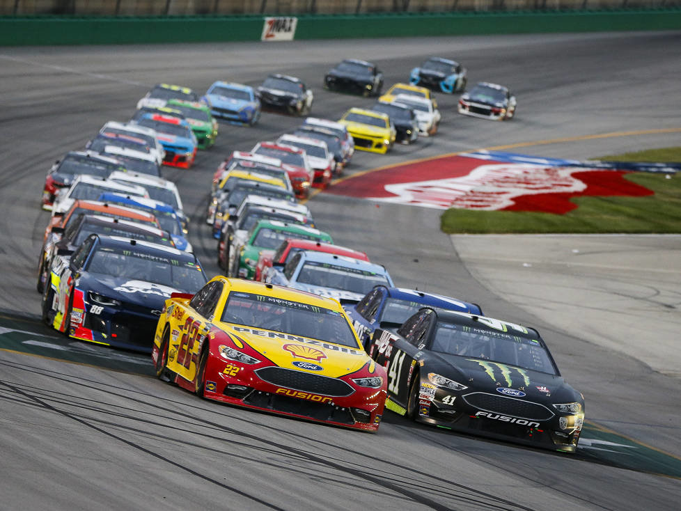 Restart im Quaker State 400 der NASCAR Cup-Saison 2018 auf dem Kentucky Speedway