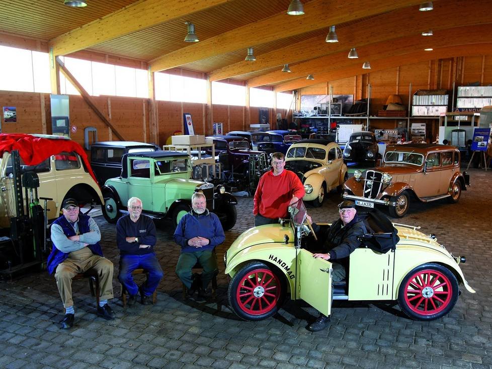 Gemeinsam arbeiten und genießen mit Oldtimern. Fotowettbewerb Platz 1: "Unsere gemeinsame Hanomag-Halle", Stephan Lindloff, Wildeshausen.