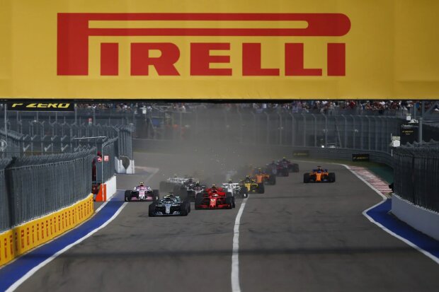 Valtteri Bottas Lewis Hamilton Sebastian Vettel Ferrari Scuderia Ferrari F1Mercedes Mercedes AMG Petronas Motorsport F1 ~Valtteri Bottas (Mercedes), Lewis Hamilton (Mercedes) und Sebastian Vettel (Ferrari) ~ Valtteri Bottas Lewis Hamilton Sebastian Vettel Ferrari Scuderia Ferrari F1Mercedes Mercedes AMG Petronas Motorsport F1 ~Valtteri Bottas (Mercedes), Lewis Hamilton (Mercedes) und Sebastian Vettel (Ferrari) ~