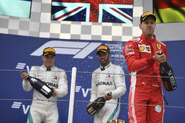 Sebastian Vettel Lewis Hamilton Valtteri Bottas Ferrari Scuderia Ferrari F1Mercedes Mercedes AMG Petronas Motorsport F1 ~Sebastian Vettel (Ferrari), Lewis Hamilton (Mercedes) und Valtteri Bottas (Mercedes) ~ 