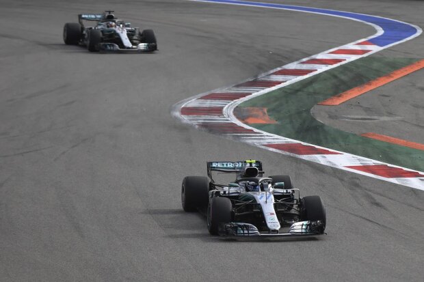 Valtteri Bottas Lewis Hamilton Mercedes Mercedes AMG Petronas Motorsport F1 ~Valtteri Bottas (Mercedes) und Lewis Hamilton (Mercedes) ~ Valtteri Bottas Lewis Hamilton Mercedes Mercedes AMG Petronas Motorsport F1 ~Valtteri Bottas (Mercedes) und Lewis Hamilton (Mercedes) ~