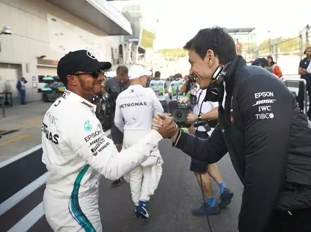 Titel-Bild zur News: Lewis Hamilton, Toto Wolff