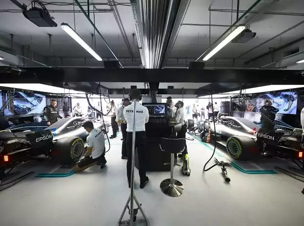 Valtteri Bottas, Lewis Hamilton Titel-Bild zur News: Valtteri Bottas, Lewis Hamilton