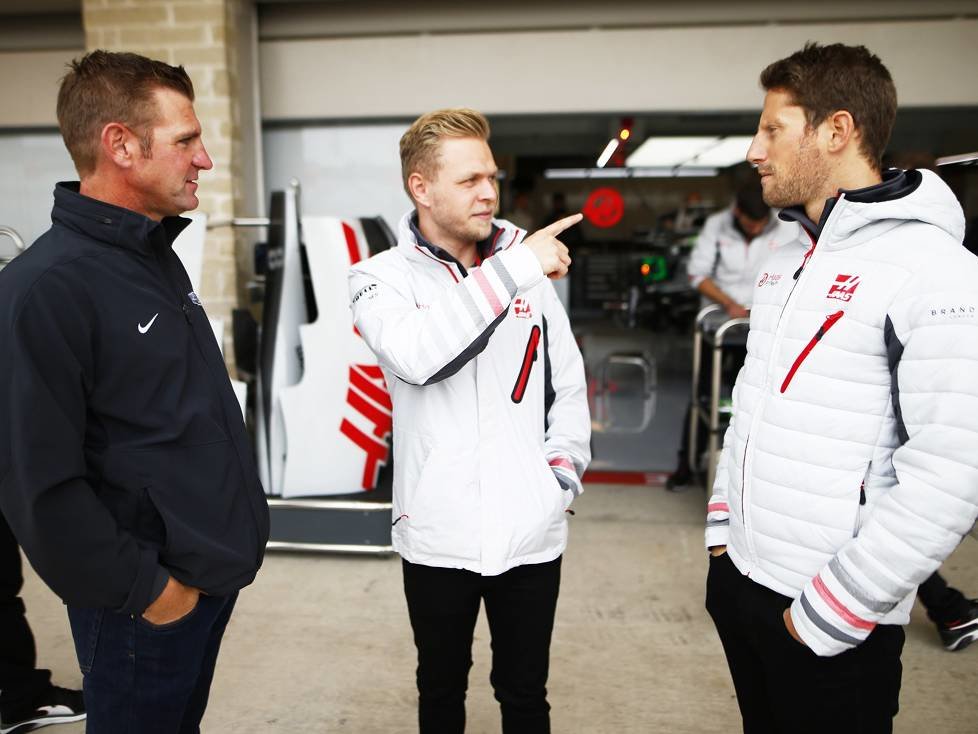 Clint Bowyer, Kevin Magnussen, Romain Grosjean