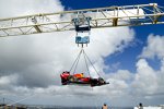 Donuts in 200 Metern Höhe: David Coulthard (Red Bull) auf dem One-Thousand-Museum-Wolkenkratzer in Miami mit dem RB7