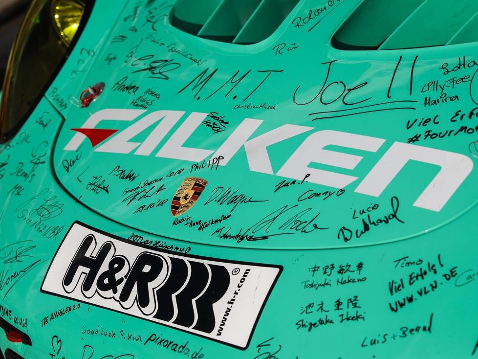 Falken-Porsche, Fan-Unterschriften