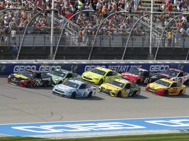 Kevin Harvick, Kyle Busch, Martin Truex Jun. Titel-Bild zur News: Kevin Harvick, Kyle Busch, Martin Truex Jun.
