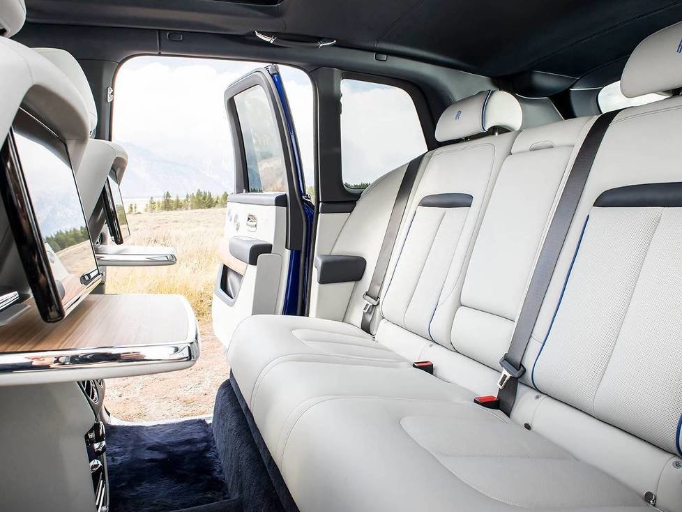 Rückbank und Fond des Rolls-Royce Cullinan 2019