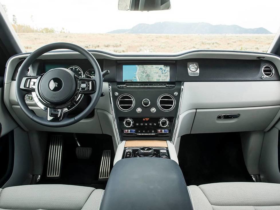 Innenraum und Cockpit des Rolls-Royce Cullinan 2019