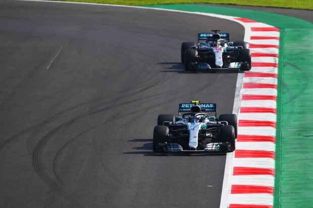 Valtteri Bottas Lewis Hamilton Mercedes Mercedes AMG Petronas Motorsport F1 ~Valtteri Bottas (Mercedes) und Lewis Hamilton (Mercedes) ~ 