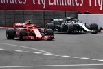 Kimi Räikkönen (Ferrari) und Lewis Hamilton (Mercedes) 