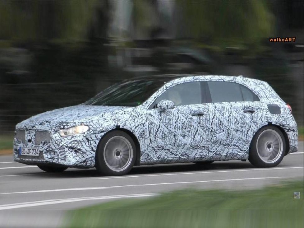 Mercedes-Benz EQA Erlkönig
