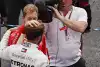 Bild zum Inhalt: Was Sebastian Vettel Lewis Hamilton ins Ohr geflüstert hat