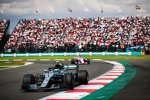 Valtteri Bottas (Mercedes) und Sergio Perez (Racing Point) 