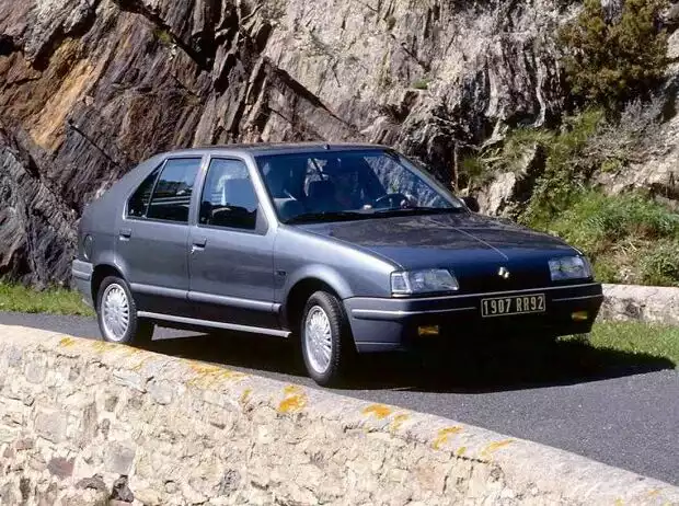 Titel-Bild zur News: Renault 19