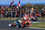Brad Binder vor  Joan Mir 
