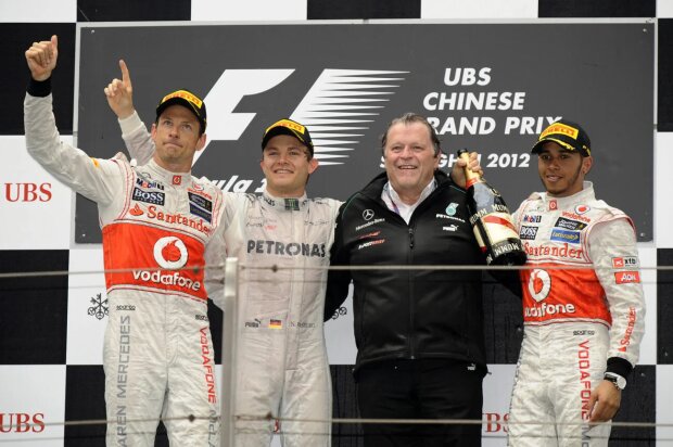 Jenson Button Nico Rosberg Norbert Haug Lewis Hamilton McLaren McLaren F1 Team F1Mercedes Mercedes AMG Petronas Motorsport F1 ~Jenson Button, Nico Rosberg, Norbert Haug und Lewis Hamilton (Mercedes) ~ Jenson Button Nico Rosberg Norbert Haug Lewis Hamilton McLaren McLaren F1 Team F1Mercedes Mercedes AMG Petronas Motorsport F1 ~Jenson Button, Nico Rosberg, Norbert Haug und Lewis Hamilton (Mercedes) ~