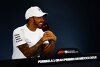 Bild zum Inhalt: Journalist "Fernando Alonso" bringt Lewis Hamilton zum Lachen