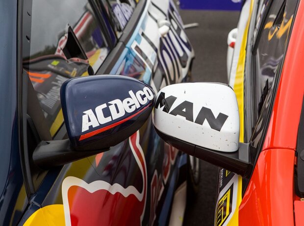 Shane van Gisbergen, Scott McLaughlin Shane van Gisbergen, Scott McLaughlin