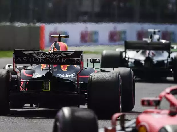 Red Bull, Ferrari, Mercedes Titel-Bild zur News: Red Bull, Ferrari, Mercedes