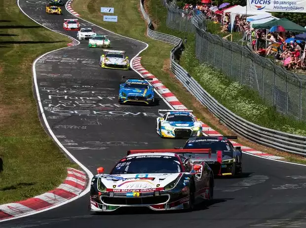 Renn-Action auf der Nürburgring-Nordschleife Titel-Bild zur News: Renn-Action auf der Nürburgring-Nordschleife