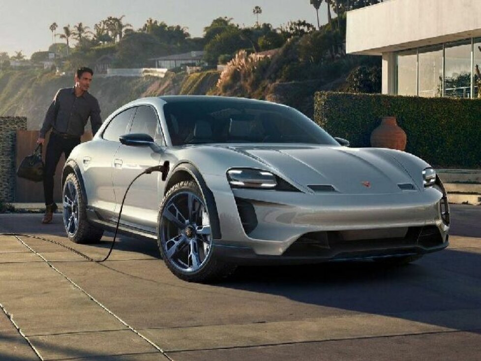 Porsche Mission E Cross Turismo