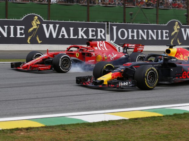 Daniel Ricciardo, Sebastian Vettel Daniel Ricciardo, Sebastian Vettel