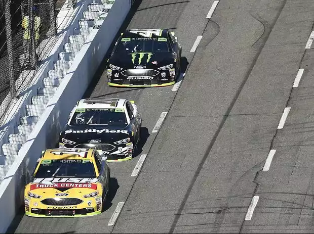 Clint Bowyer, Aric Almirola, Kurt Busch Titel-Bild zur News: Clint Bowyer, Aric Almirola, Kurt Busch