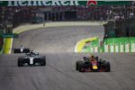 Max Verstappen (Red Bull) und Lewis Hamilton (Mercedes) 