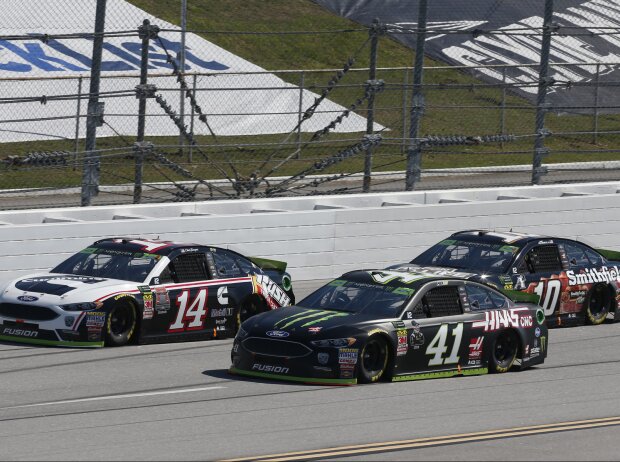 Clint Bowyer, Kurt Busch, Aric Almirola Clint Bowyer, Kurt Busch, Aric Almirola