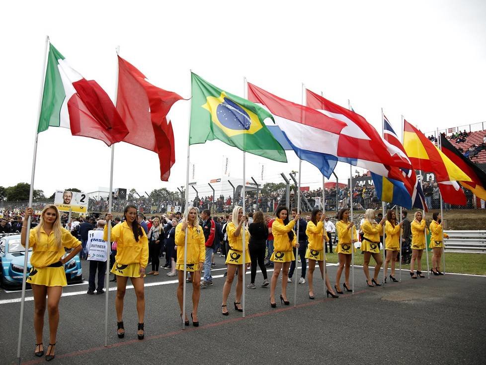 DTM Grid Girls