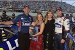 Jimmie Johnson (Hendrick) mit Ehefrau Chandra, Crewchief Chad Knaus und dessen Ehefrau Brooke