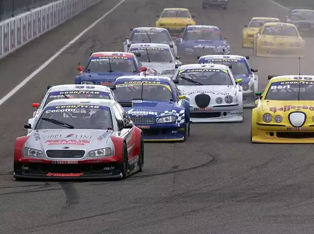 Johnny Cecotto, V8STAR Titel-Bild zur News: Johnny Cecotto, V8STAR