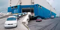 In Bremerhaven kommen die ersten Kia Sephia an (1993)