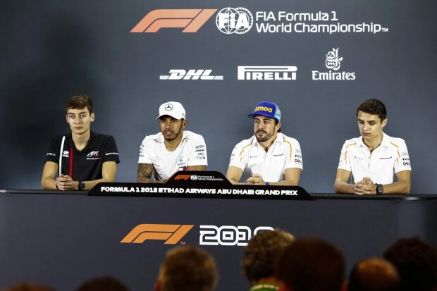 George Russell Lewis Hamilton Fernando Alonso Lando Norris Williams Williams Martini Racing F1Mercedes Mercedes AMG Petronas Motorsport F1McLaren McLaren F1 Team F1 ~George Russell, Lewis Hamilton (Mercedes), Fernando Alonso (McLaren) und Lando Norris ~ 