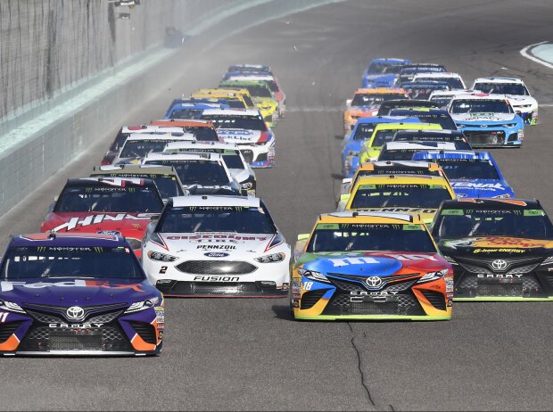 Titel-Bild zur News: Start zum NASCAR-Finale 2018 in Homestead
