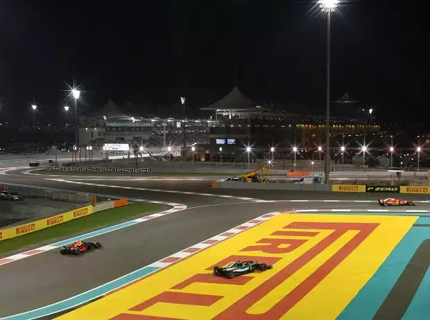 Titel-Bild zur News: Valtteri Bottas, Max Verstappen