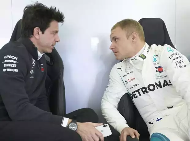 Toto Wolff, Valtteri Bottas Titel-Bild zur News: Toto Wolff, Valtteri Bottas