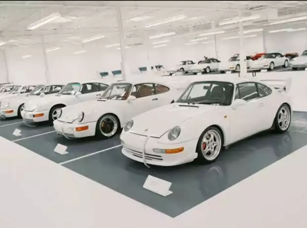 Der Himmel für Porsche-Fans: The White Collection Titel-Bild zur News: Der Himmel für Porsche-Fans: The White Collection