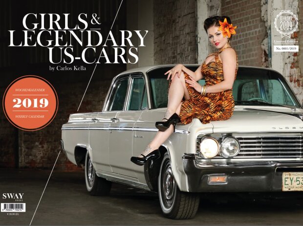 Titel-Bild zur News: Girls & legendary US-Cars, Titelbild: Acid Doll an einem Oldsmobile 88 von 1962