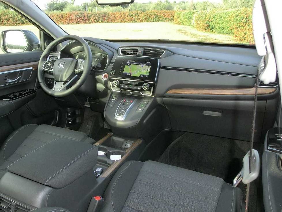 Innenraum und Cockpit des Honda CR-V Hybrid 2019