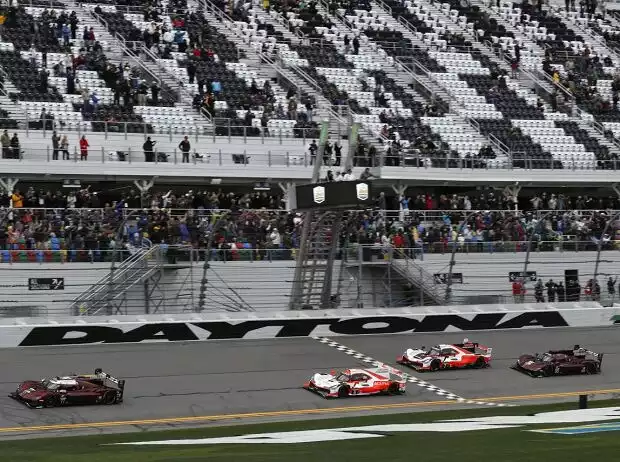 24h Daytona, Start Titel-Bild zur News: 24h Daytona, Start