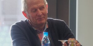 Christian Horner: Helmut Marko trinkt jetzt Sake statt Glühwein!