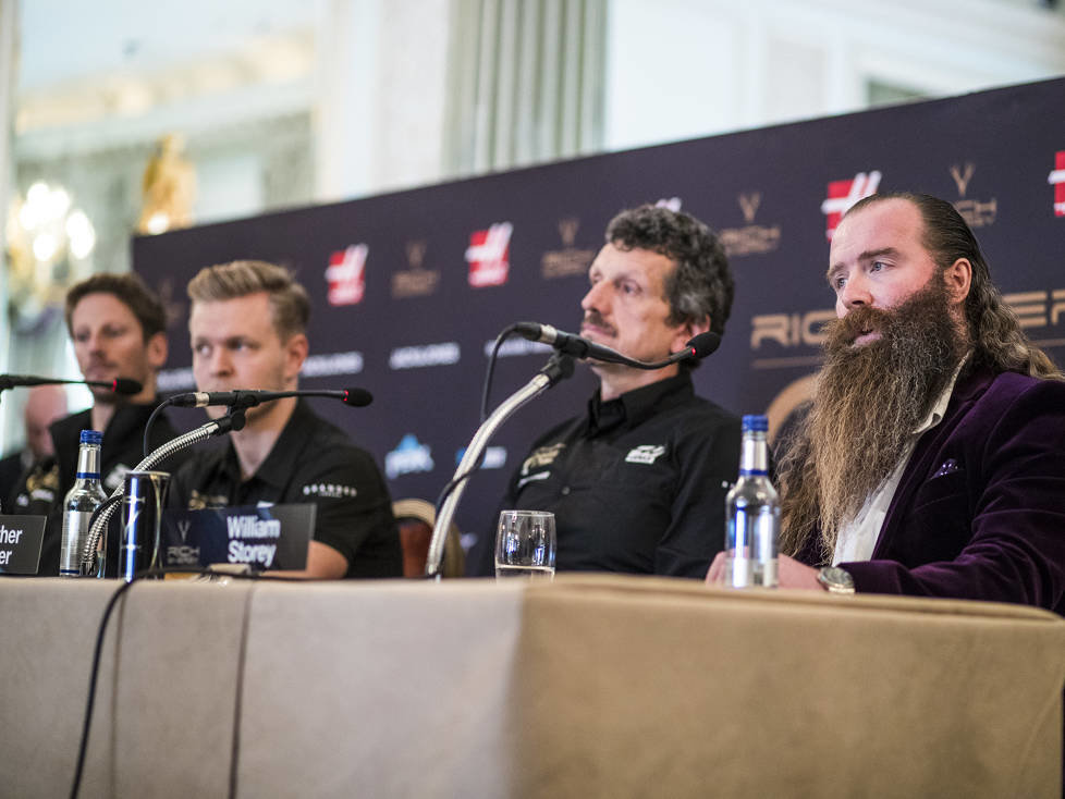 Romain Grosjean, Kevin Magnussen, Günther Steiner und William Storey