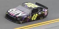 Bild zum Inhalt: Clash in Daytona: Jimmie Johnson clasht sich zum ersten NASCAR-Sieg 2019