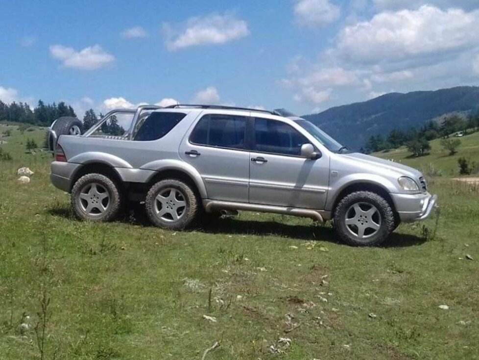 Mercedes ML 6x4 Pickup Truck