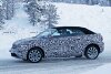 Bild zum Inhalt: VW T-Roc Cabrio (2019): Erlkönig bei Wintertests erwischt