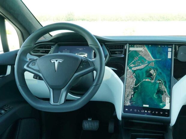 Innenraum und Cockpit Tesla Modell X 2019 Innenraum und Cockpit Tesla Modell X 2019