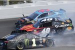 Crash: Kurt Busch (Ganassi), Darrell Wallace (Petty), Jamie McMurray (Spire)