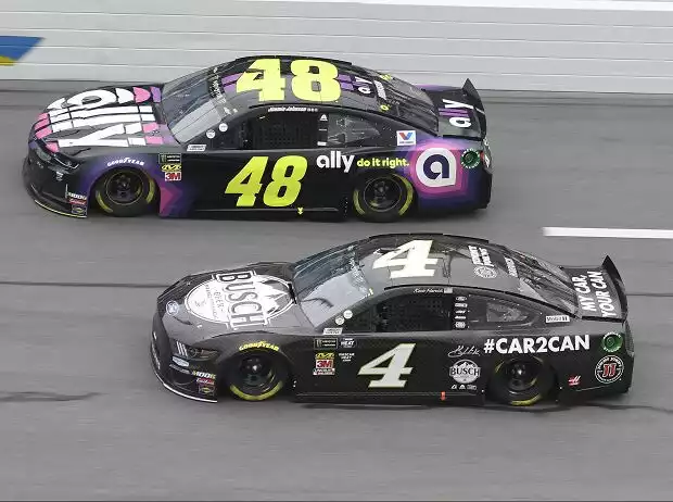 Jimmie Johnson, Kevin Harvick Titel-Bild zur News: Jimmie Johnson, Kevin Harvick